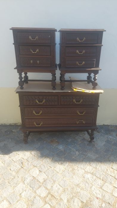 Comoda e mesas de cabeceiras