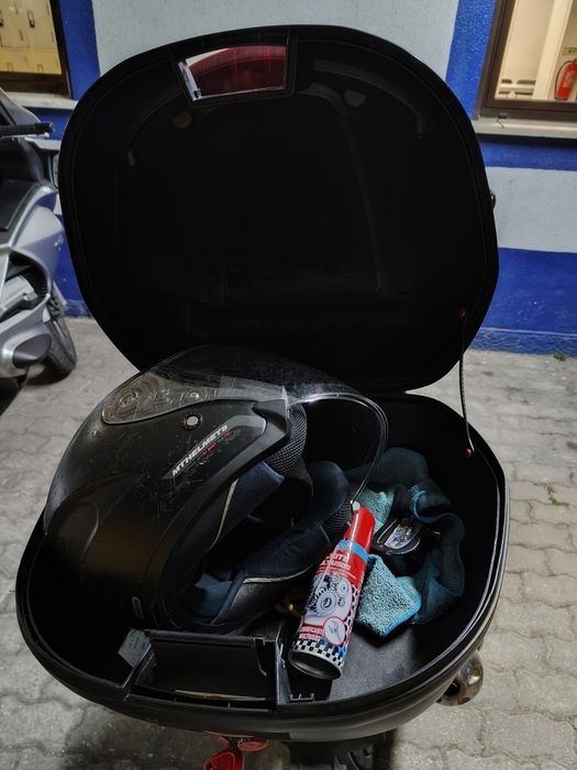 Vendo Top Case GIVI E370 Monolock 39L original italiano.