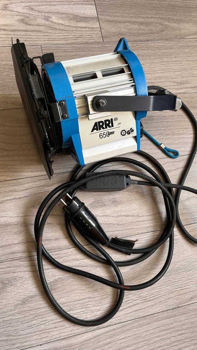 Arri 650w 3200k, Kino Flo Mini Flo 8" та 12" System Kit, софтбокс