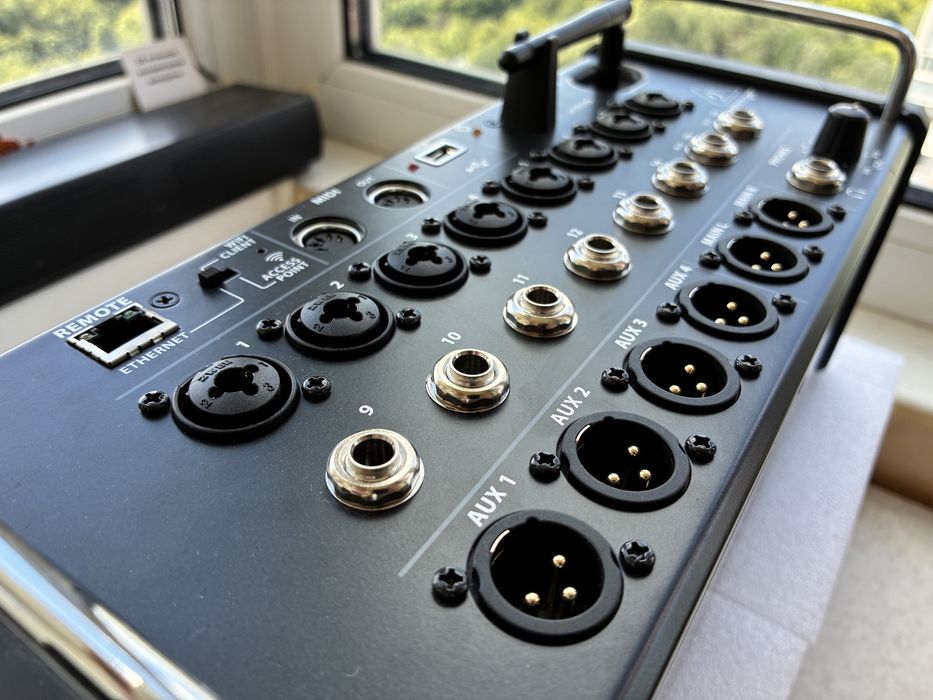 Behringer XR 16 цифровий мікшерний пульт