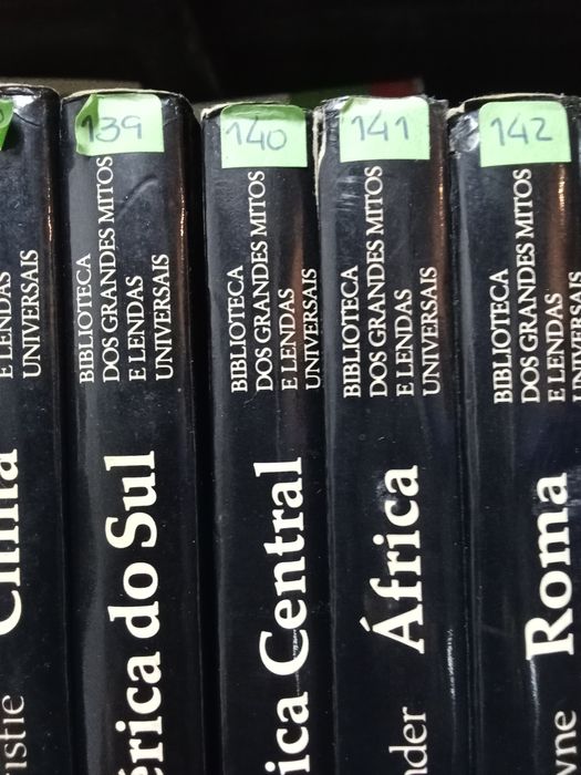 Biblioteca dos Grandes Mitos e Lendas Universais.