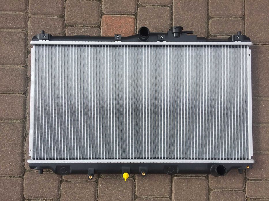 Радиатор Honda Accord (86-98)  Rover 600 (93-99)