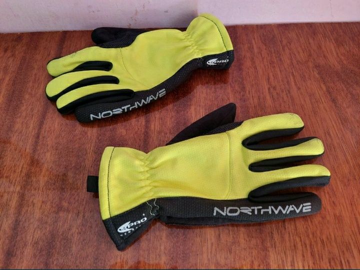 Велоперчатки фірми Northwave  shimano оригінал 

Розмір L

Замір довжи