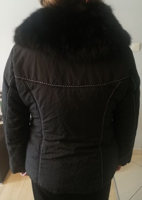 Czarna kurtka zimowa z lisem 46