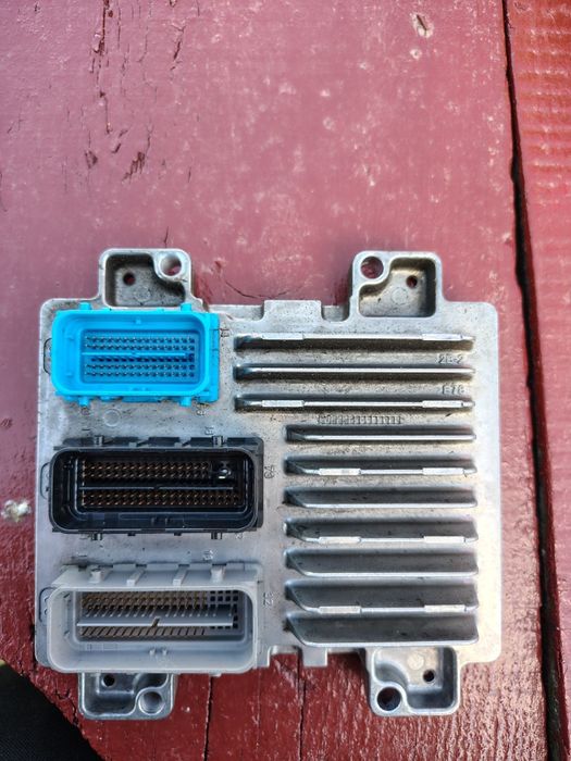 Sterownik silnika ECU opel astra J