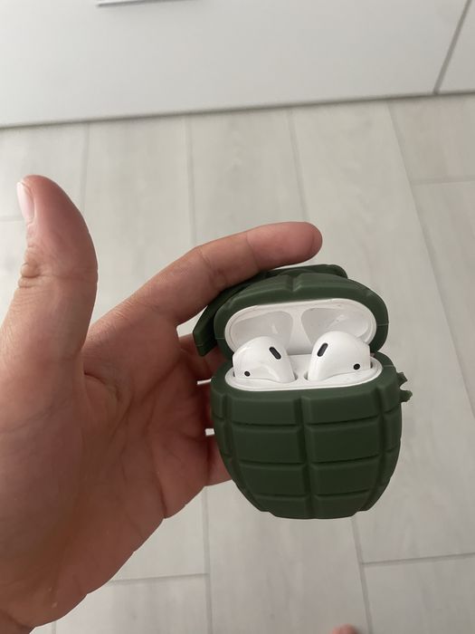AirPods гарний стан у подарунок чохол