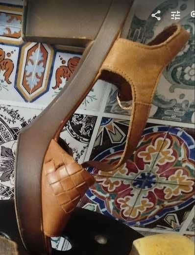 Sandały marki Lasocki  40, skóra.