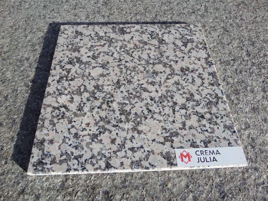Płytki granitowe CREMA JULIA