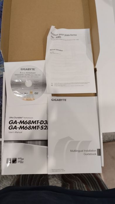 Материнська плата Gigabyte GA-M68MT-S2P