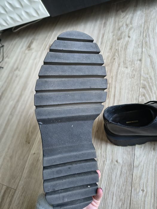 Półbuty na platformie Gino Rossi rozmiar 39/40