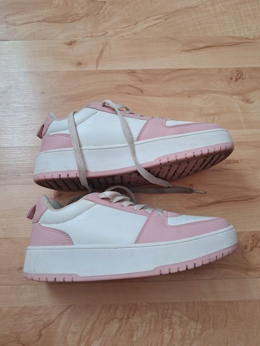 Trampki sneakersy na platformie 3cm Primark