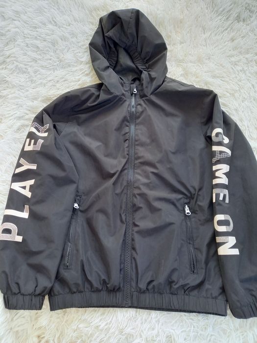 Kurtka chłopięca czarna przeciwdeszczowa rozmiar 146cm