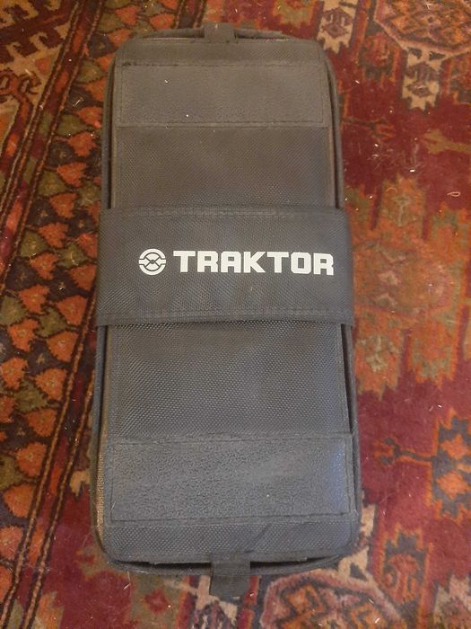 Native Instrument Traktor Kontrol F1