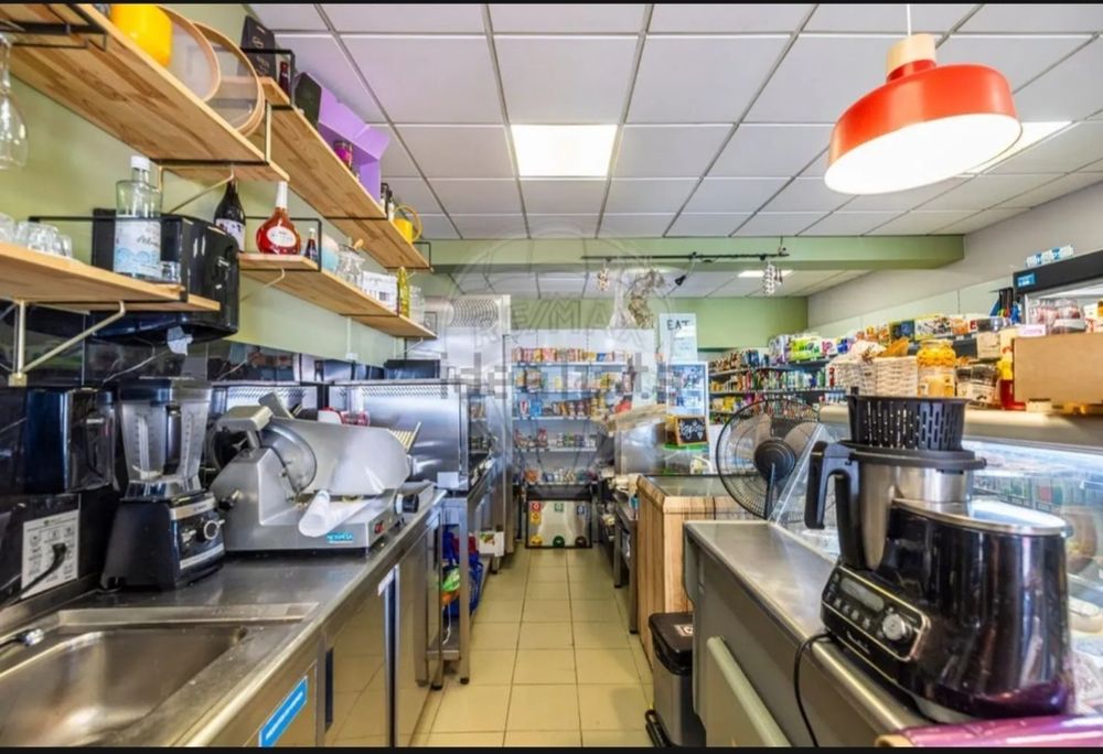 Trespasse de Mercearia com Cafetaria e Comidas Rápidas