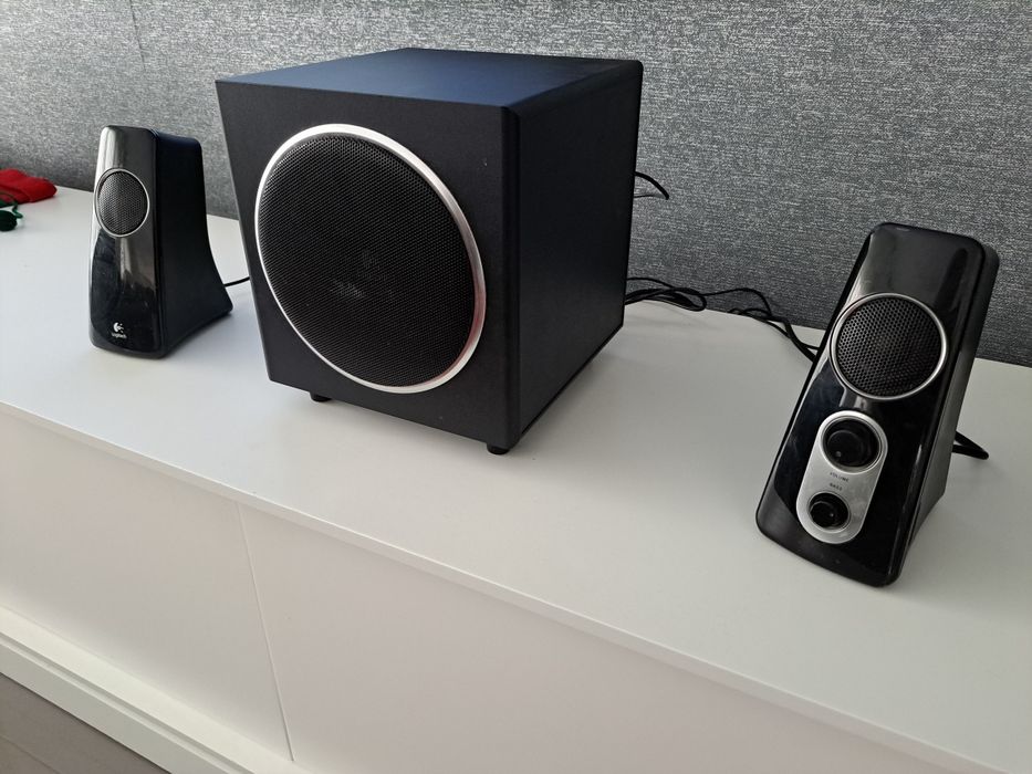 Sistema de Som LOGITECH Z523