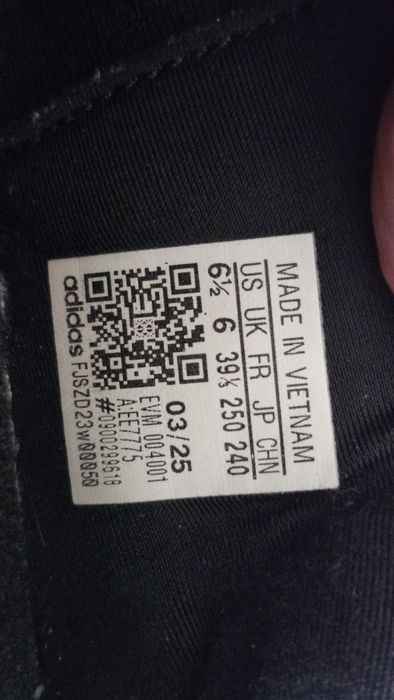 Кросівки Adidas Ozweego.Розмір 39