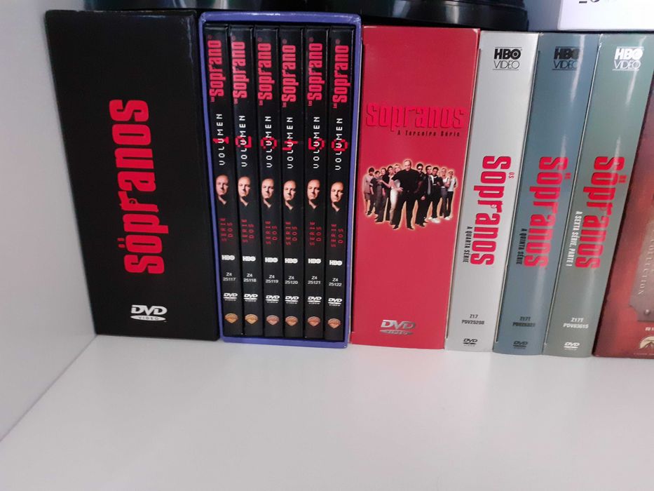 Colecção de DVDS com várias séries, filmes