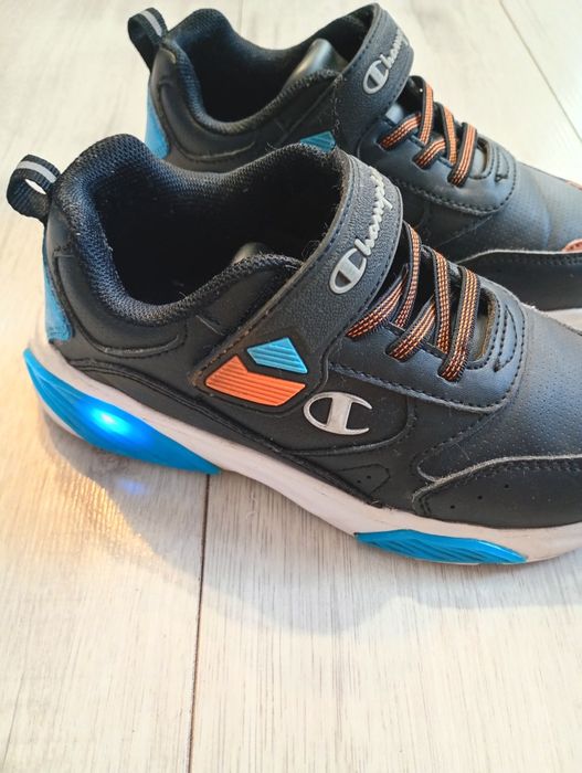Buty Champion rozm. 31 świecące