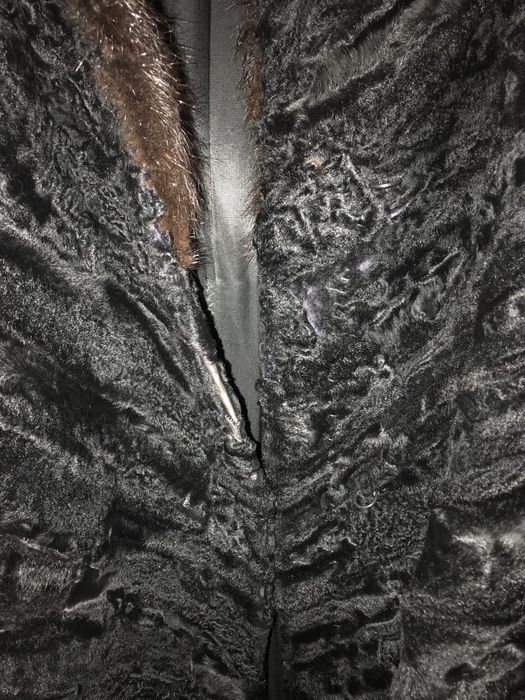 Продам каракулевую шубу