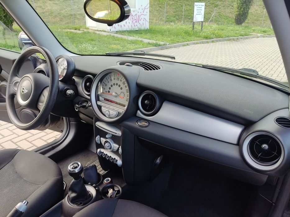 Mini Cooper 1.6 benzyna