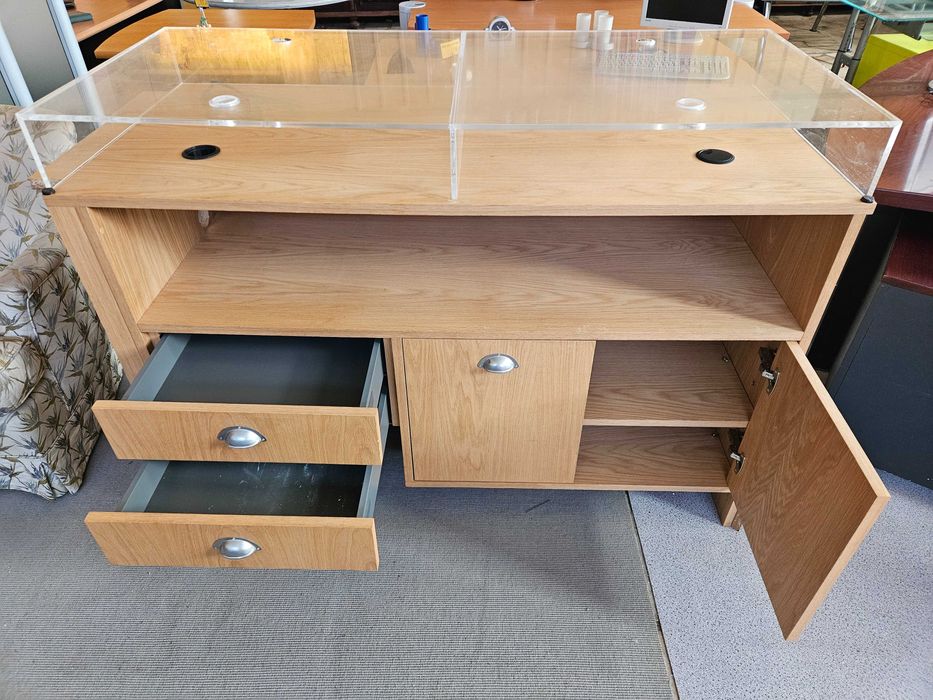 Balcão / Expositor para loja - Em madeira - Bom e