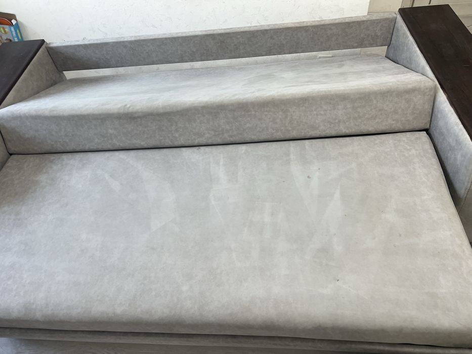 Хімчистка мʼяких меблів