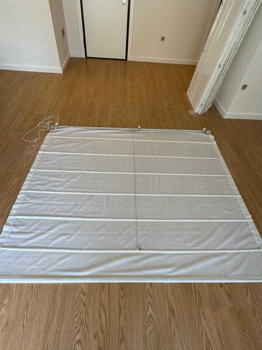 2 Cortinas (blackout) de cor branca