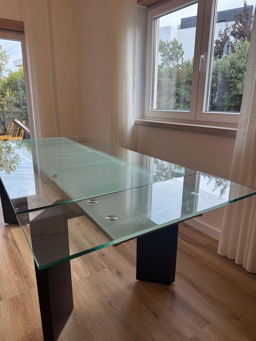 Mesa de vidro extensível