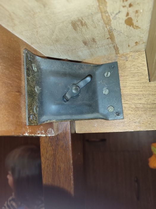 Стол обеденный раскладной полированный советских времён