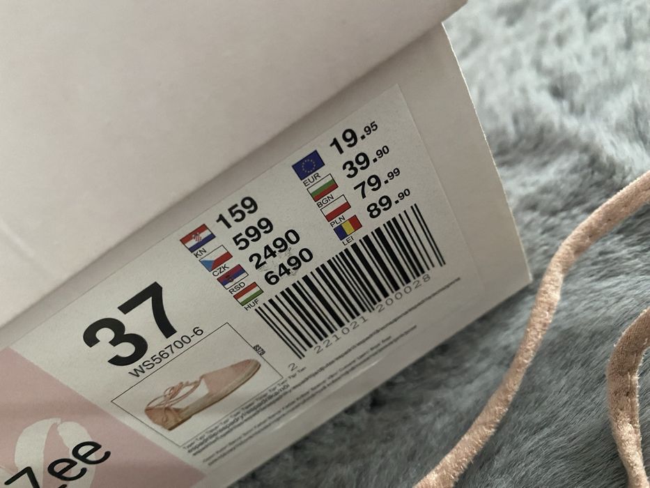 Pudrowo różowe espadryle