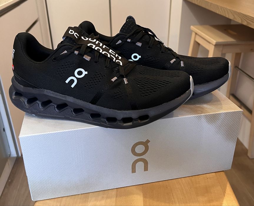 Tenis On Cloudsurfer Tam 44