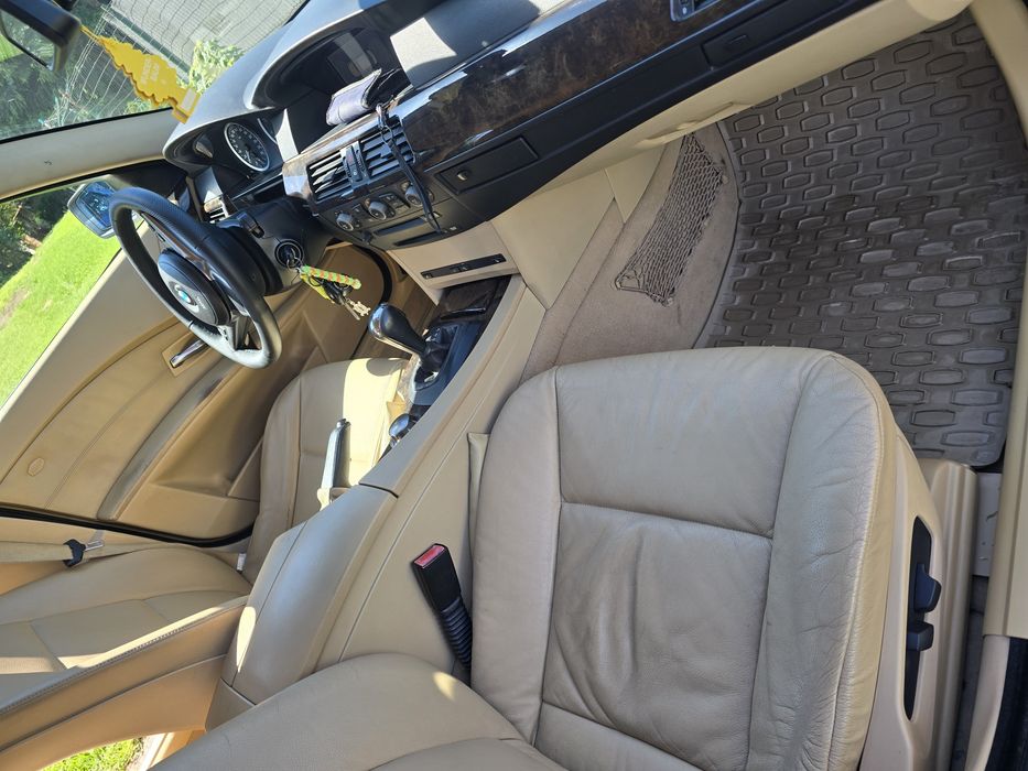 BMW 5 E60 3.0       .