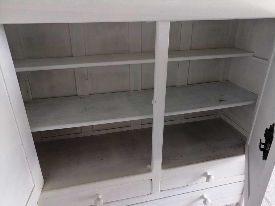 Komoda, witryna z litego dębu, kute zamki. Oryginał