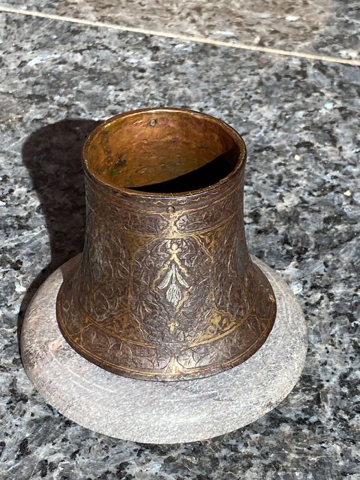 Base Castiçal Mameluco XIV 9 cm Peça de museu Ferro Cobre Prata e Ouro