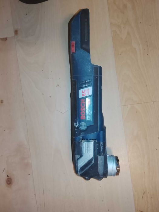 Multinarzędzie oscylacyjne Bosch GOP 18V-28 Body