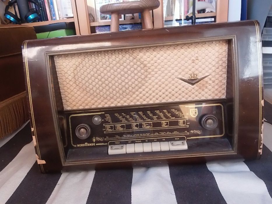 Radio a Válvulas Nordmende 3D a funcionar optimamente