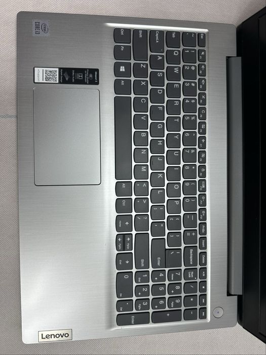 Laptop Lenovo IdeaPad 3 15IIL05 15,6"/i3/12GB/256GB/Win11 (81WE010XPB)