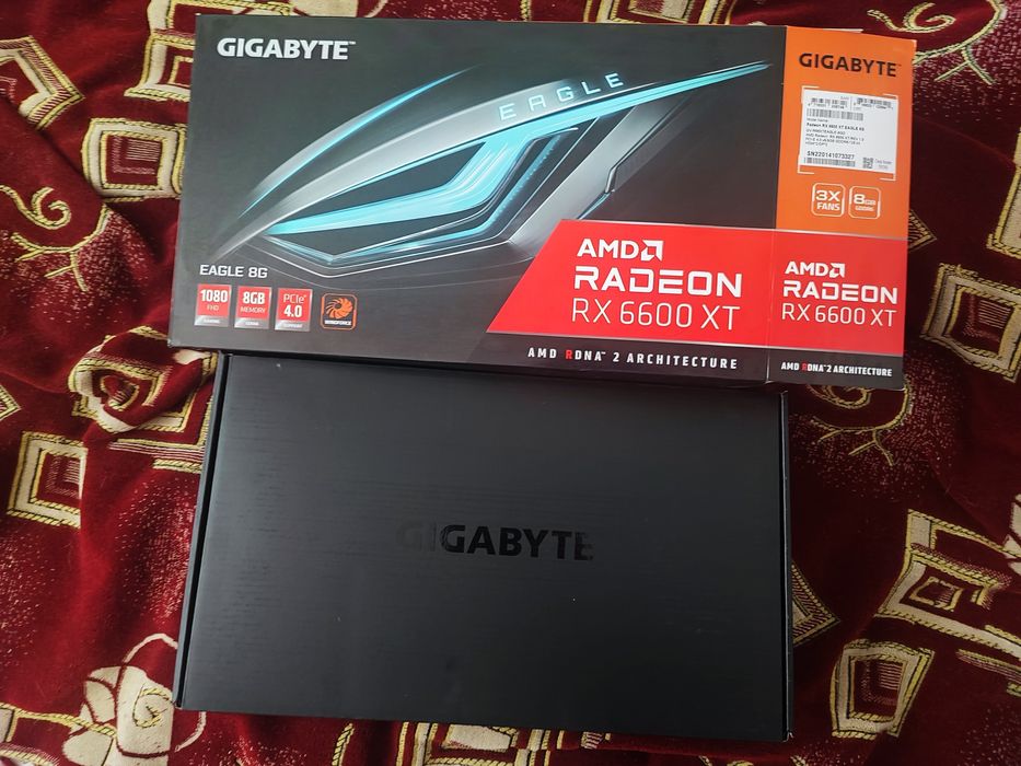 gigabyte radeon rx 6600 xt - купити комп'ютери та комплектуючі