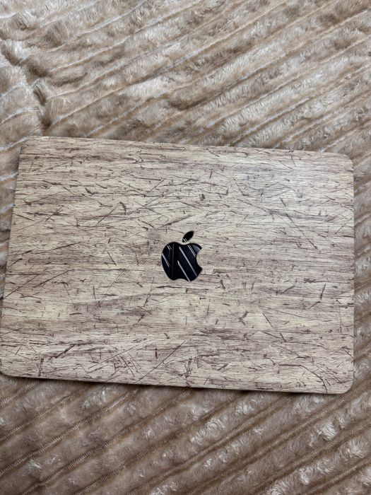 Накладки під MacBook.