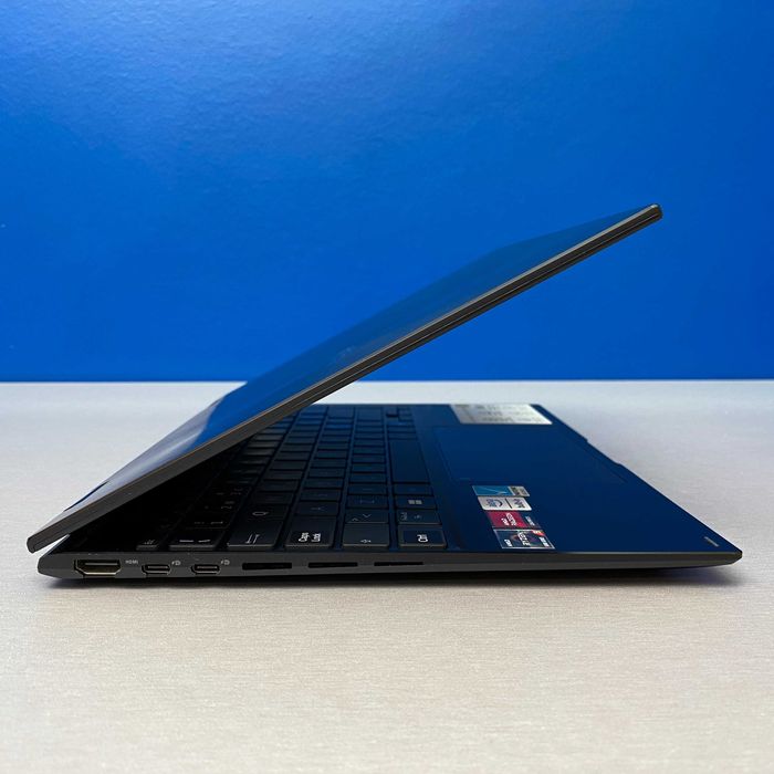 ASUS ZenBook 14 Flip OLED - 14" (AMD Ryzen 9 5900HX/16GB/512GB SSD)