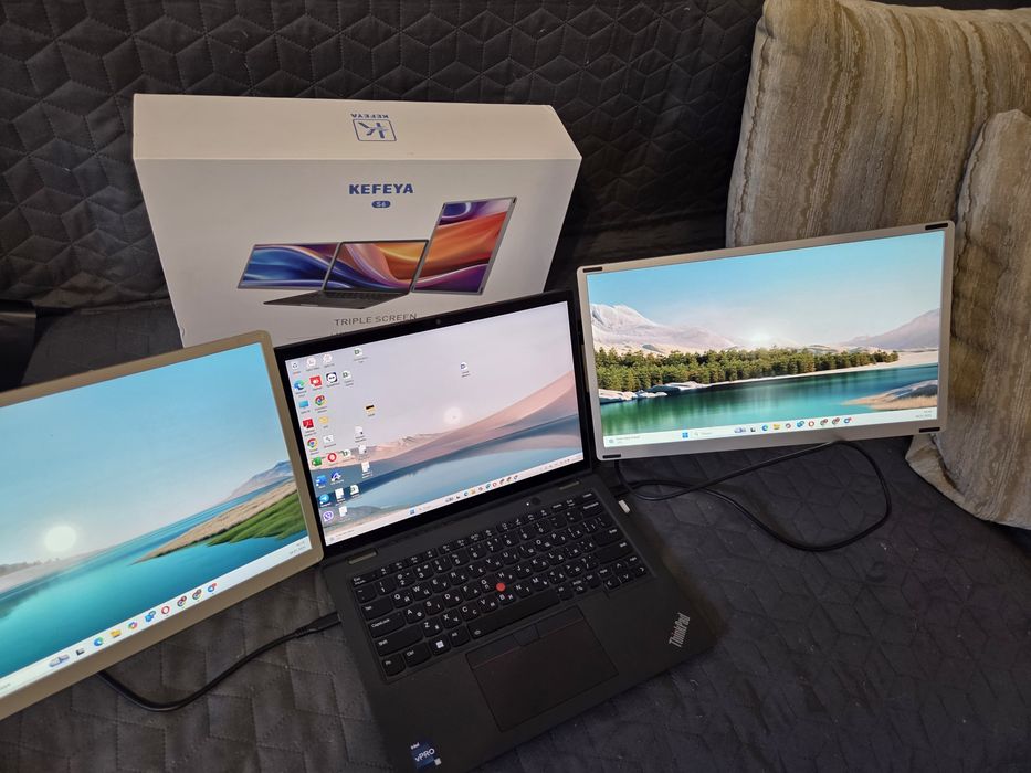 Два додаткові портативні екрани