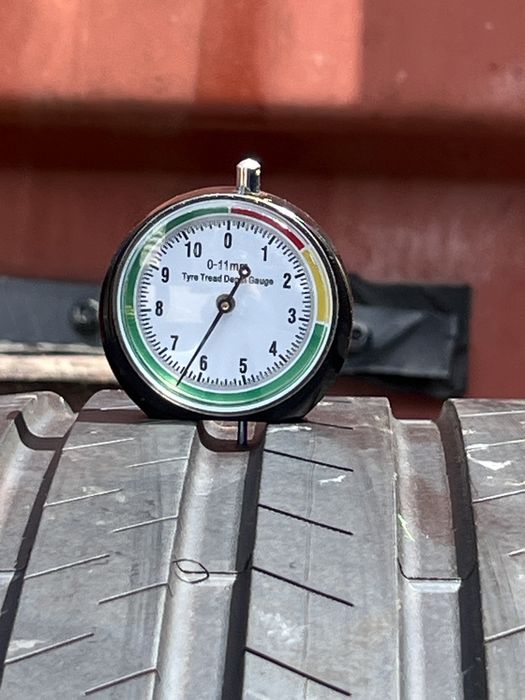 Opona Bridgestone 255/50/21