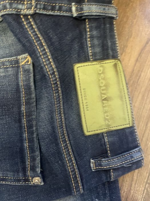 Рваные джинсы Dsquared2