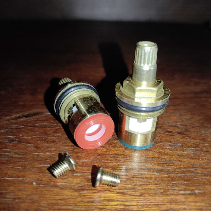 Кран Букса, 2 шт в комплекті + гвинтики