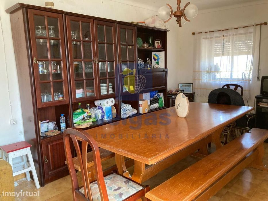 Casa Típica Portuguesa com Terreno de 6346m2