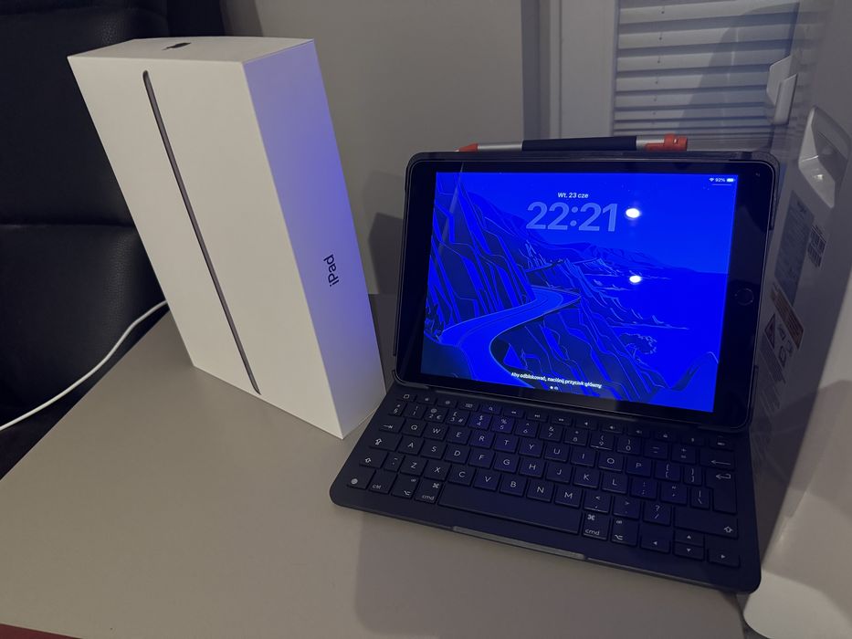 iPad 9gen 64gb + klawiatura + pencil