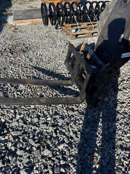 Палетні вила на телескопічні навантажувачі Manitou JCB