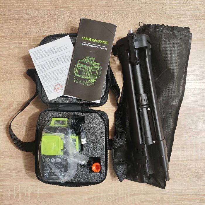 Лазерний рівень (нівелір) 4D з штативом у сумці
