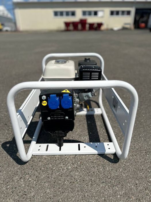 Генератор однофазний бензиновый PRAMAC E3200 (2,6 кВт)