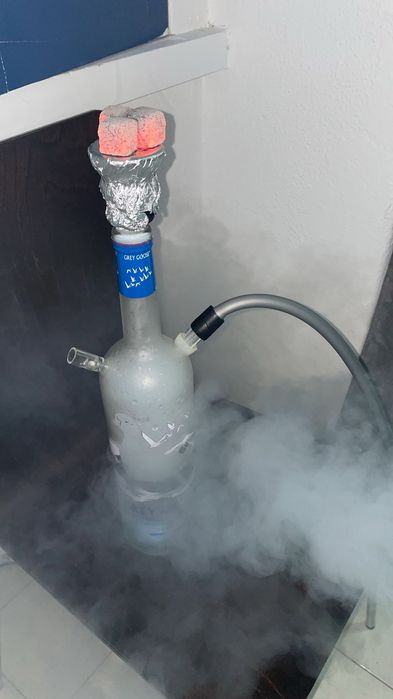 shisha artesanal. ( garrafa de grey goose)